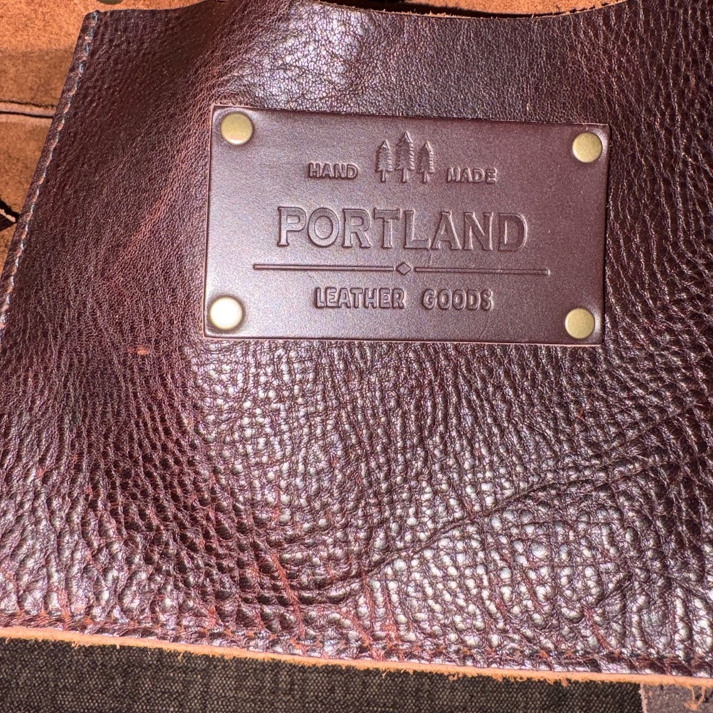 Portland Leather Medium Tote Dark Brown Full Grain Leather Shoulder Bag Zipper - Picture 7 of 8